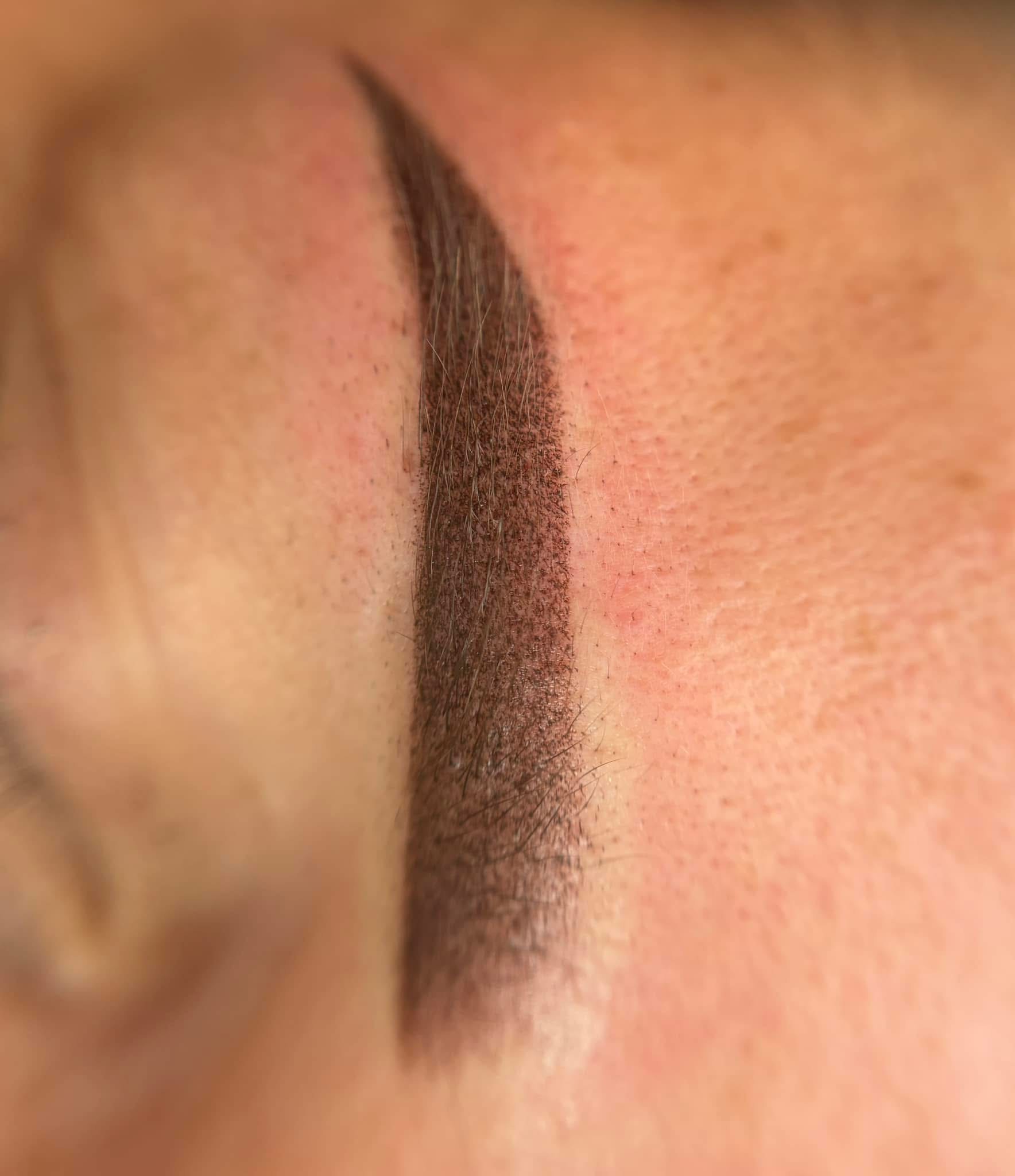 Makijaż permanentny brwi